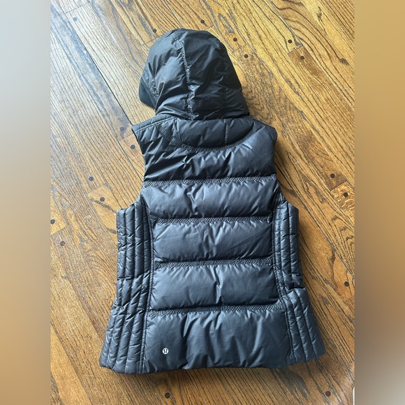 Lululemon Ladies Down Vest - Picture 3 of 3